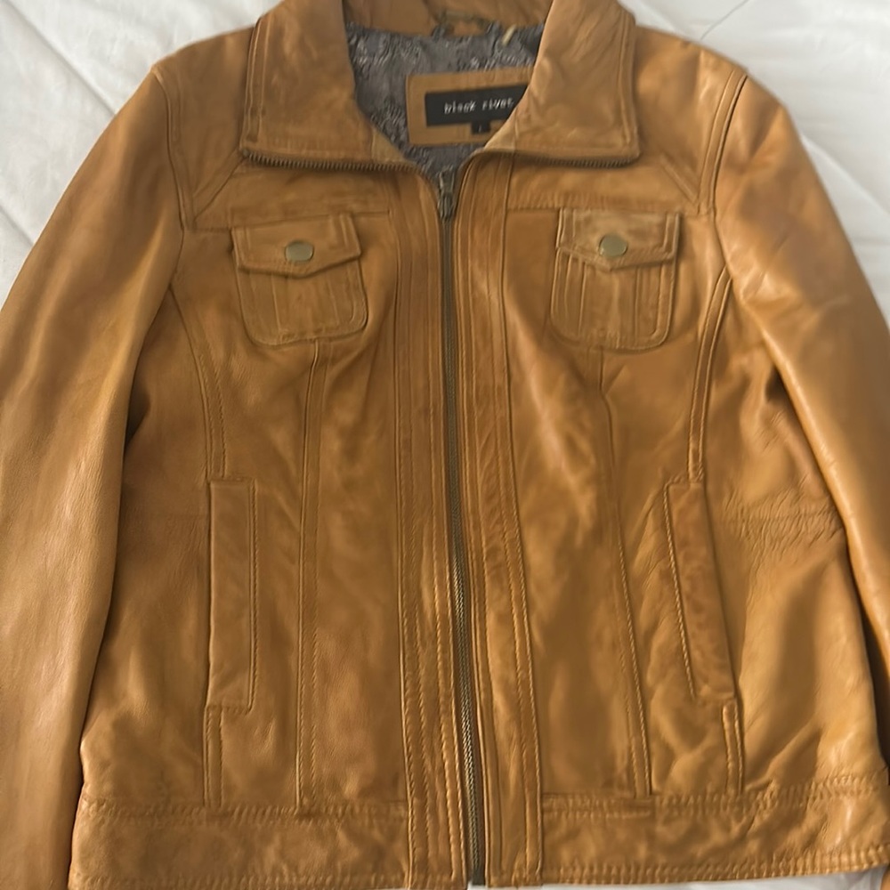 Women’s Camel brown leather jacket